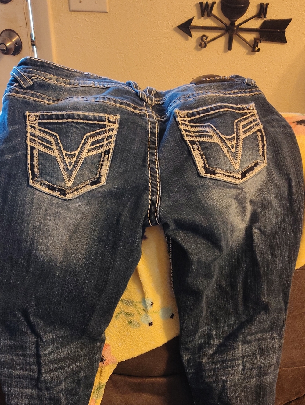 Vigoss Distressed Jean Capris